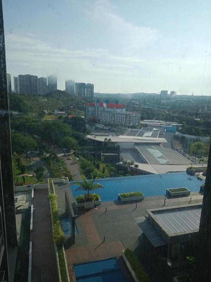 Legoland-Happyrainbow Suite At D'Pristine-8Pax With Lakeview 努沙再也 外观 照片
