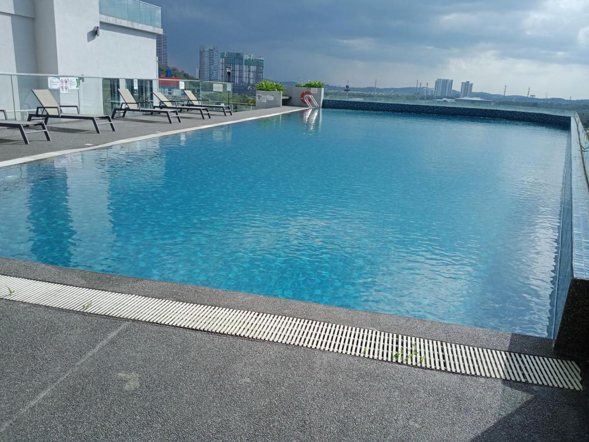 Legoland-Happyrainbow Suite At D'Pristine-8Pax With Lakeview 努沙再也 外观 照片